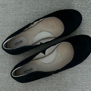 Softwalk size 10.5 black suede flats